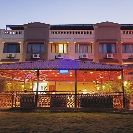 Mountview Resort Лонавла Екстер'єр фото