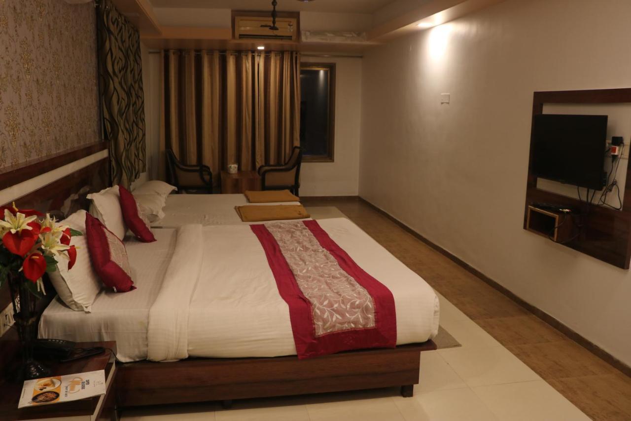 Mountview Resort Лонавла Екстер'єр фото