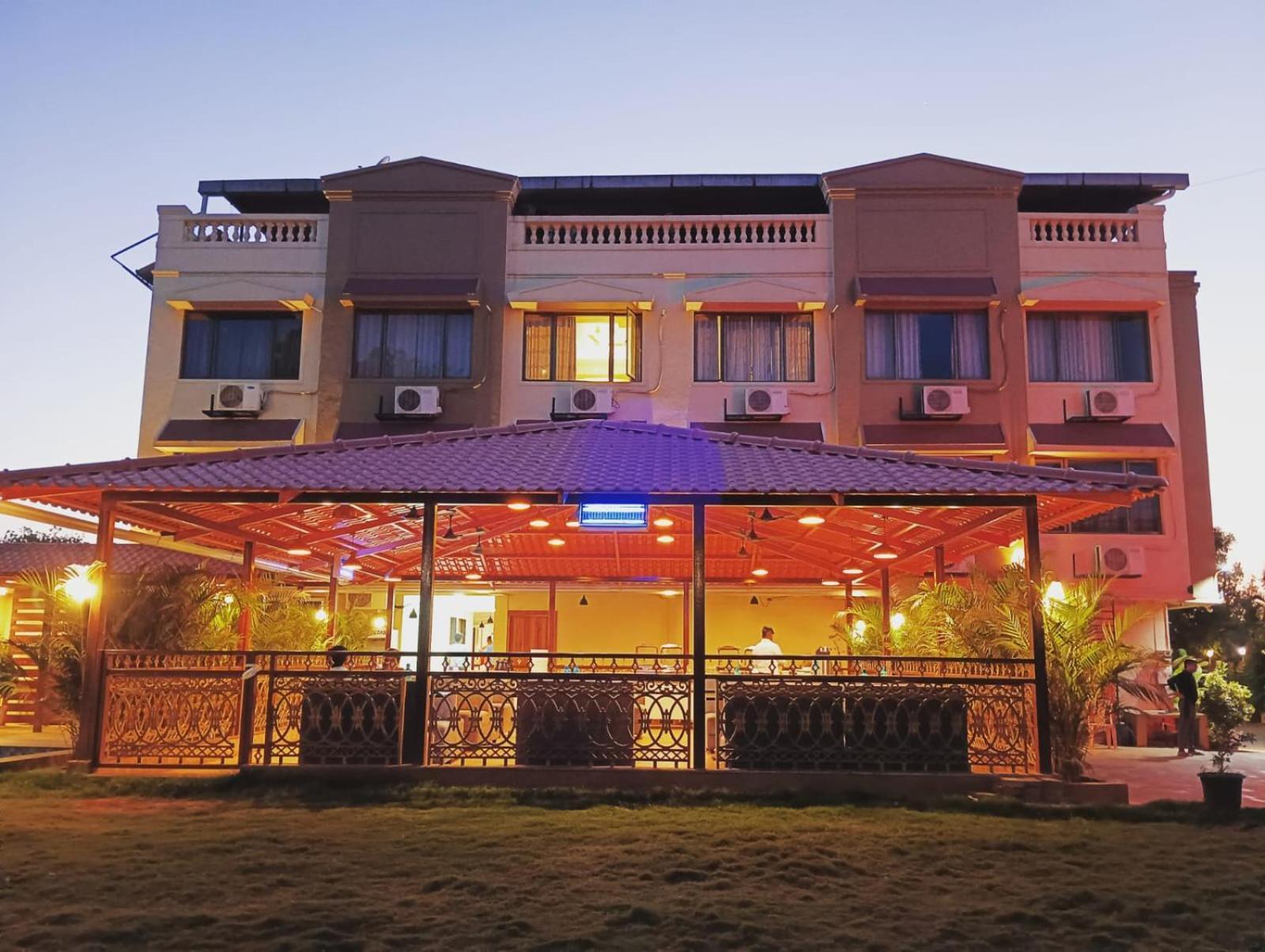 Mountview Resort Лонавла Екстер'єр фото